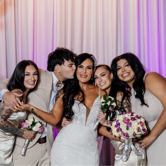 Meet your Posher, Angelina - Picture 9 of 14